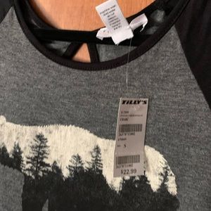Tilly's Tops - Bear Graphic tee Tilly's Tops - Bear Graphic tee